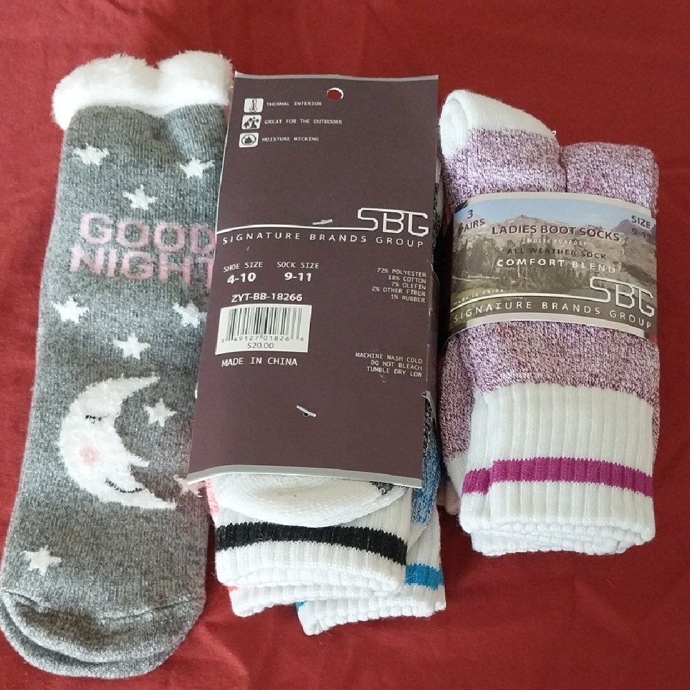 6 pair (2 packages) boot socks & 1 pair of slipper socks